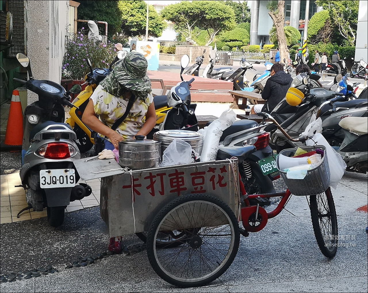 澎湖早餐街 | 二信飯糰、擱再來小吃部、鍾記燒餅、益豐豆漿店 、王大可咖啡