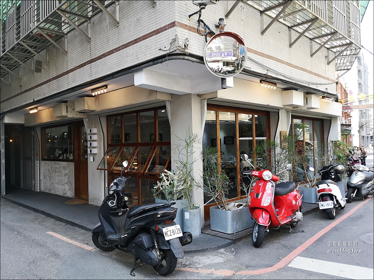 點點甜甜 | 板橋超人氣下午茶甜點咖啡店，最愛鹹蛋黃肉鬆磅蛋糕！