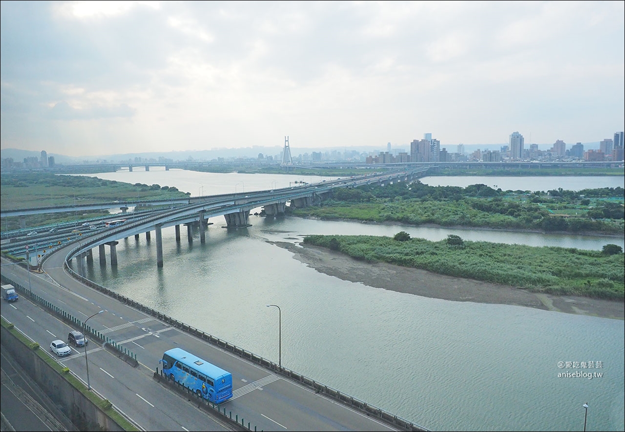 西門町宿之酒店 | 高樓層俯瞰淡水河、煙火觀賞聖地！