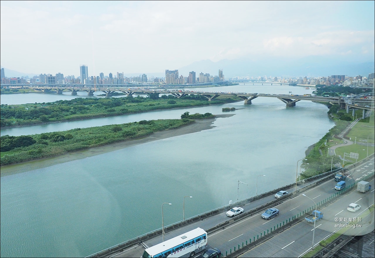 西門町宿之酒店 | 高樓層俯瞰淡水河、煙火觀賞聖地！