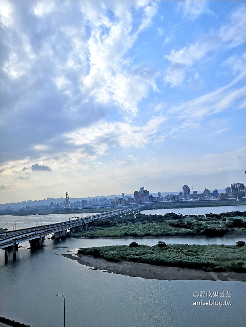 西門町宿之酒店 | 高樓層俯瞰淡水河、煙火觀賞聖地！