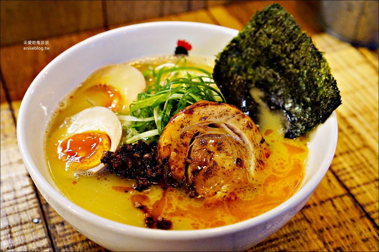 鳥人拉麵Totto Ramen，超厚切叉燒雞白濃湯拉麵，東區忠孝復興站美食(姊姊食記)