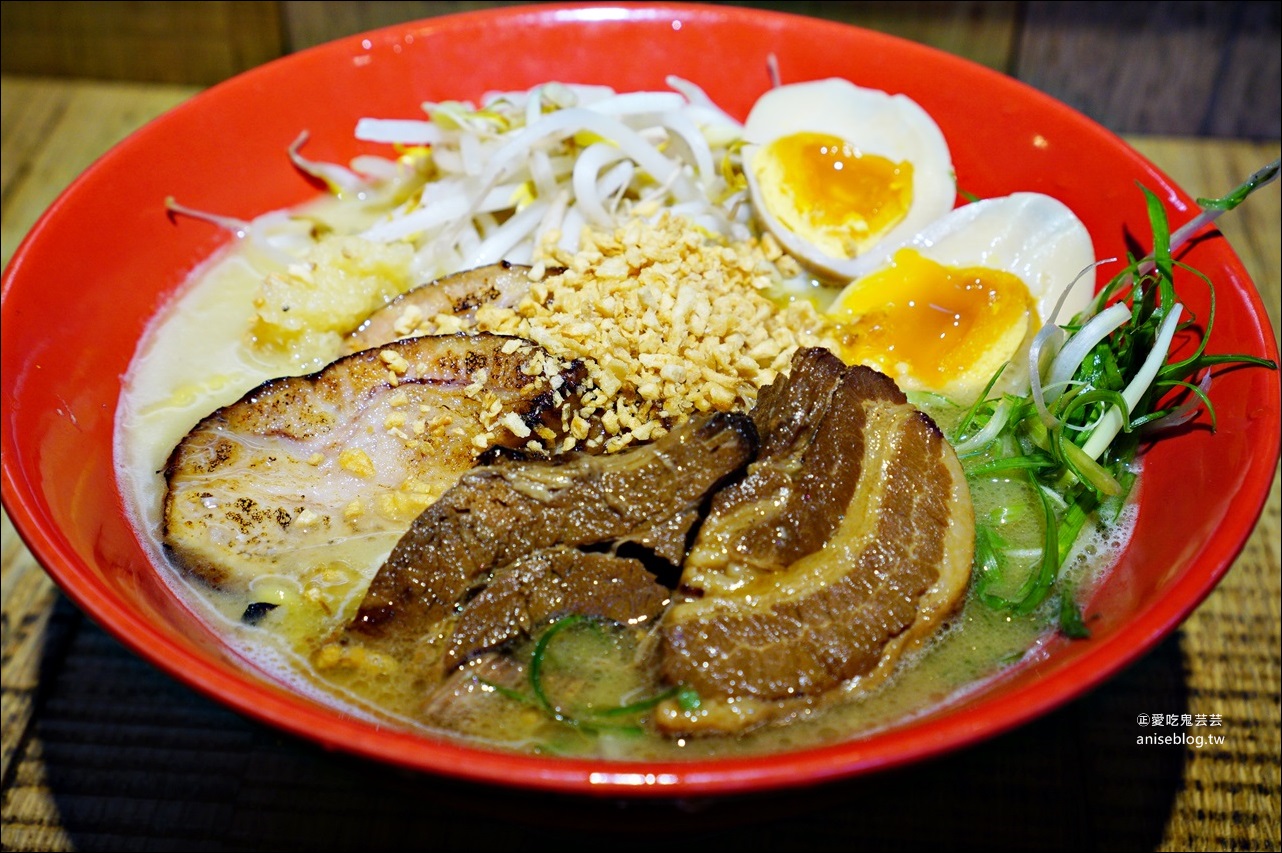 鳥人拉麵Totto Ramen，超厚切叉燒雞白濃湯拉麵，東區忠孝復興站美食(姊姊食記)