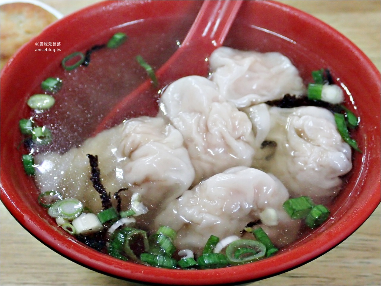 基隆陳家蔥油餅、餛飩湯，基隆在地推薦早點美食(姊姊食記)