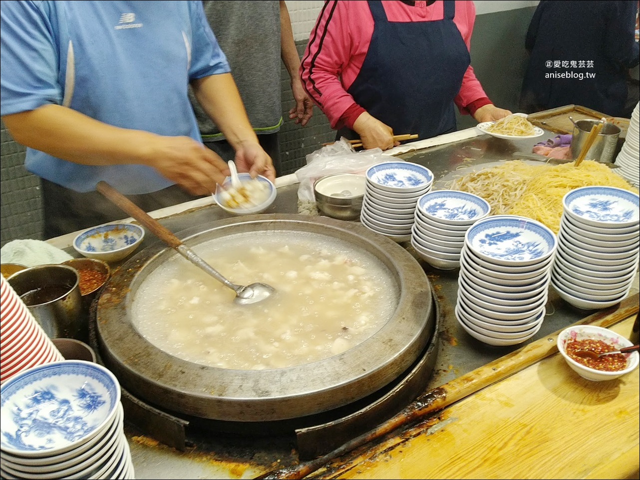 朱記花枝羹米粉炒、萬粒肉圓，三重三和夜市超人氣小吃，捷運台北橋站美食(姊姊食記)