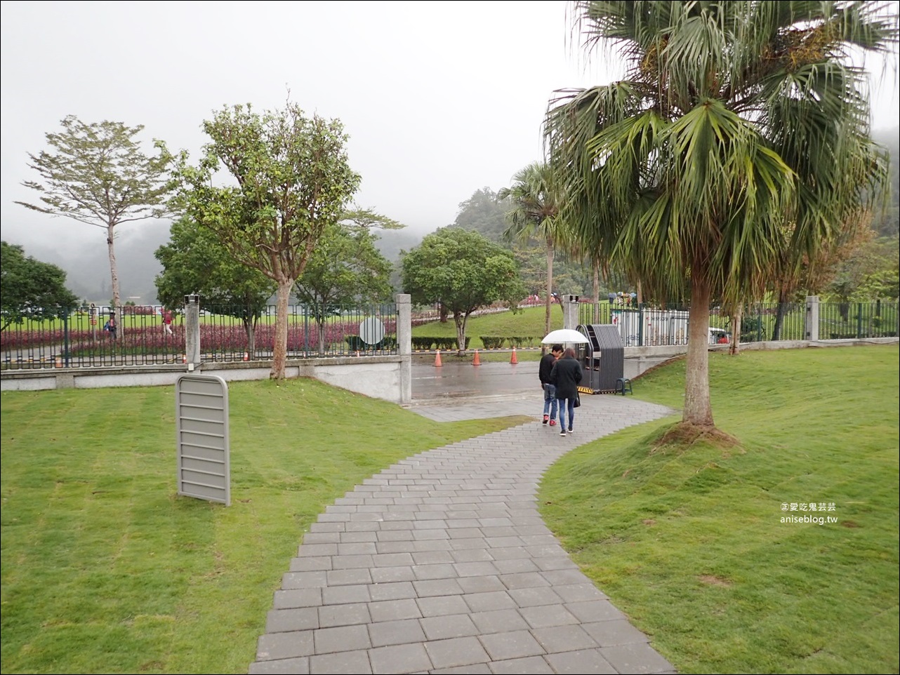 龍潭湖畔悠活園區Herbelle，白色貨櫃屋IG熱門打卡點，宜蘭新室內旅遊景點(姊姊遊記)