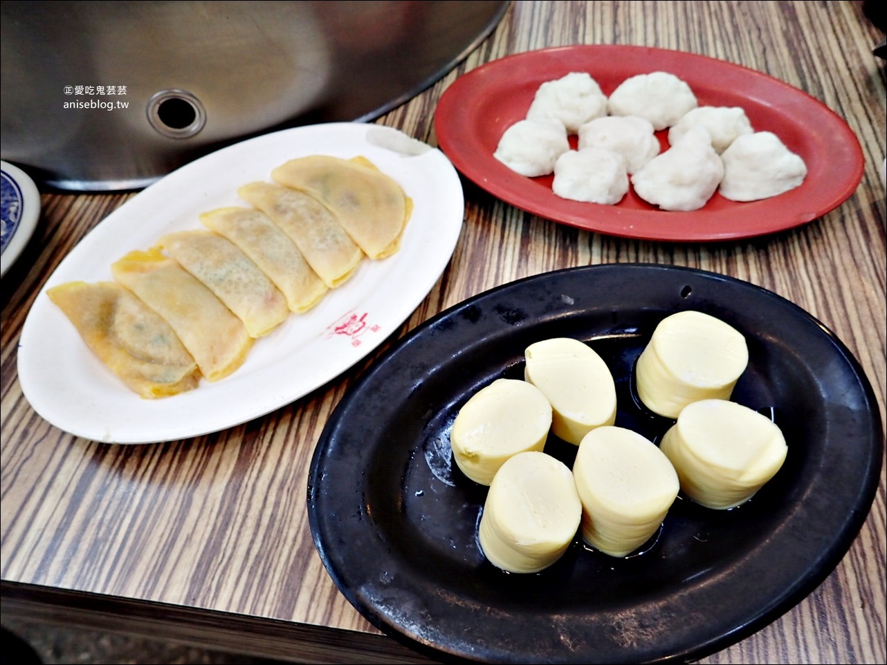 雅香石頭火鍋，西門町自助火鍋排隊老店，捷運西門站宵夜美食