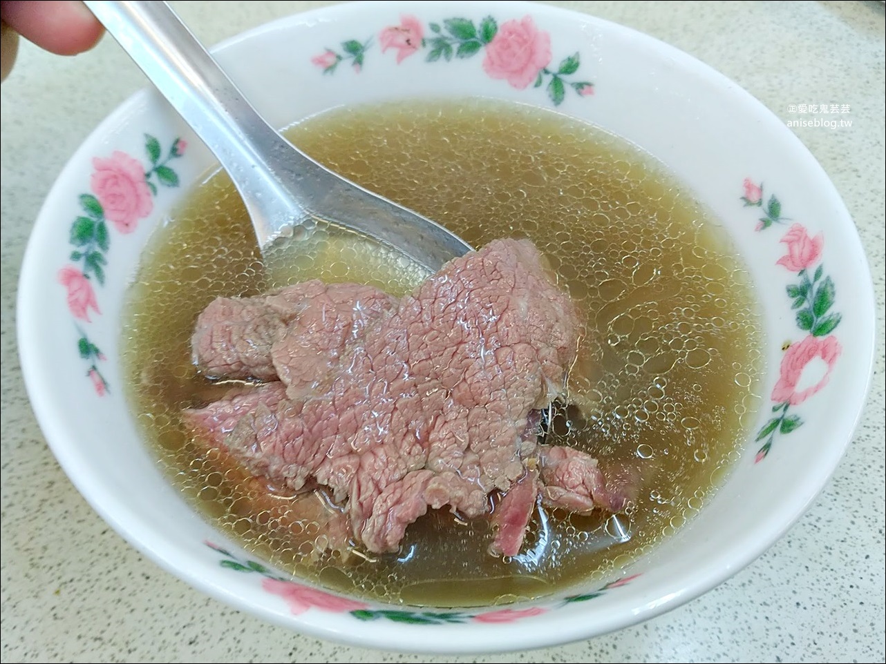 台牛牛肉湯，台北也吃的到台南直送現宰溫體牛肉，中山國小站美食(姊姊食記)