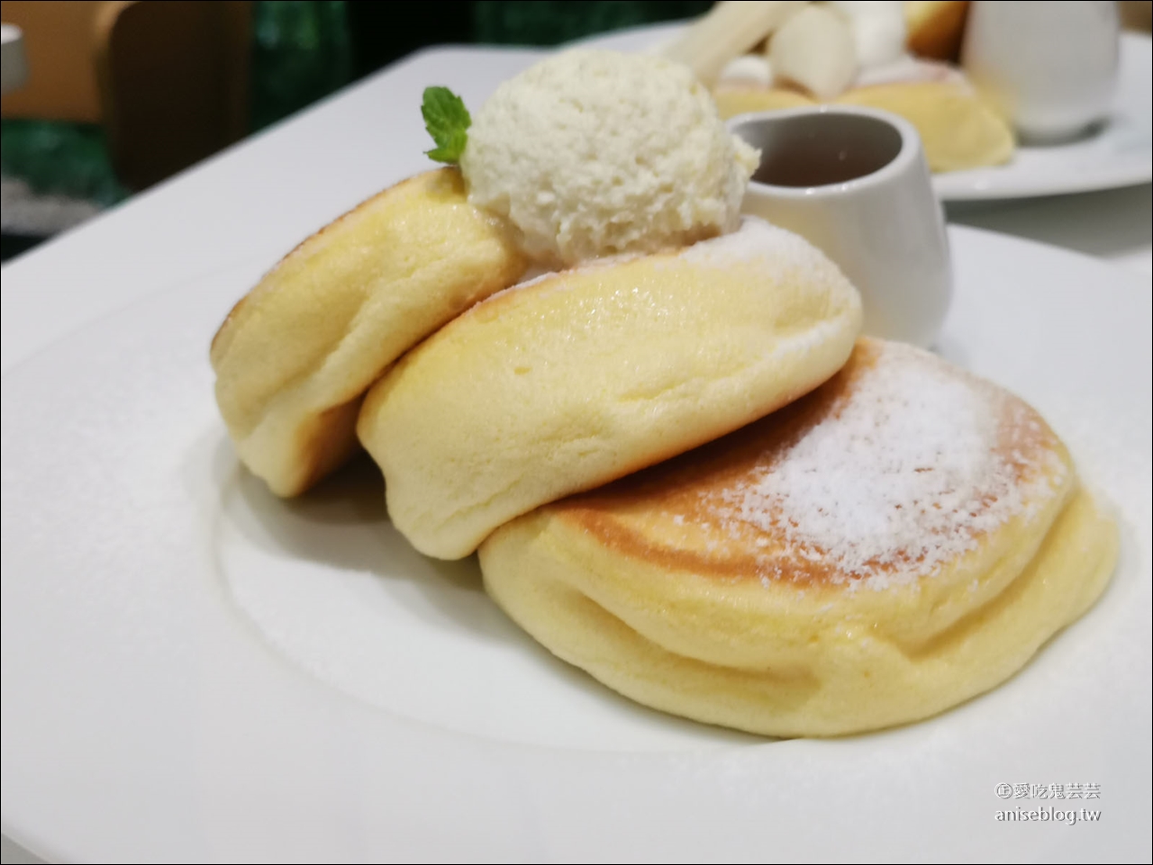 東京鬆餅 | 舒芙蕾鬆餅幸福pancake、FLIPPER’S 奇蹟的舒芙蕾鬆餅評比，妳/你們喜歡哪一間？