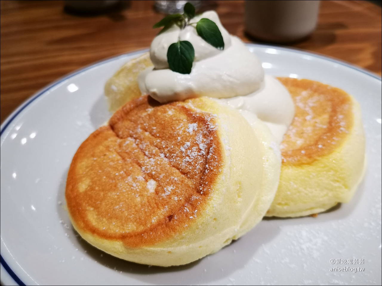 東京鬆餅 | 舒芙蕾鬆餅幸福pancake、FLIPPER’S 奇蹟的舒芙蕾鬆餅評比，妳/你們喜歡哪一間？