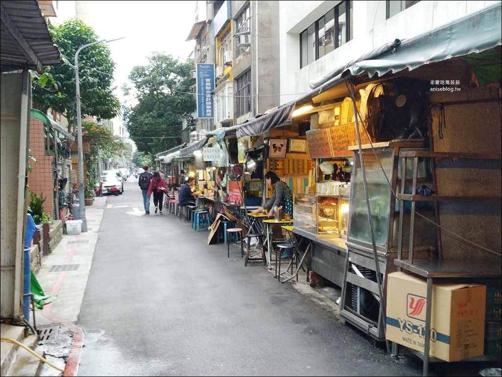 以馬內利鮮魚湯、炒麵，善導寺站平價小吃，中正區美食(姊姊食記)