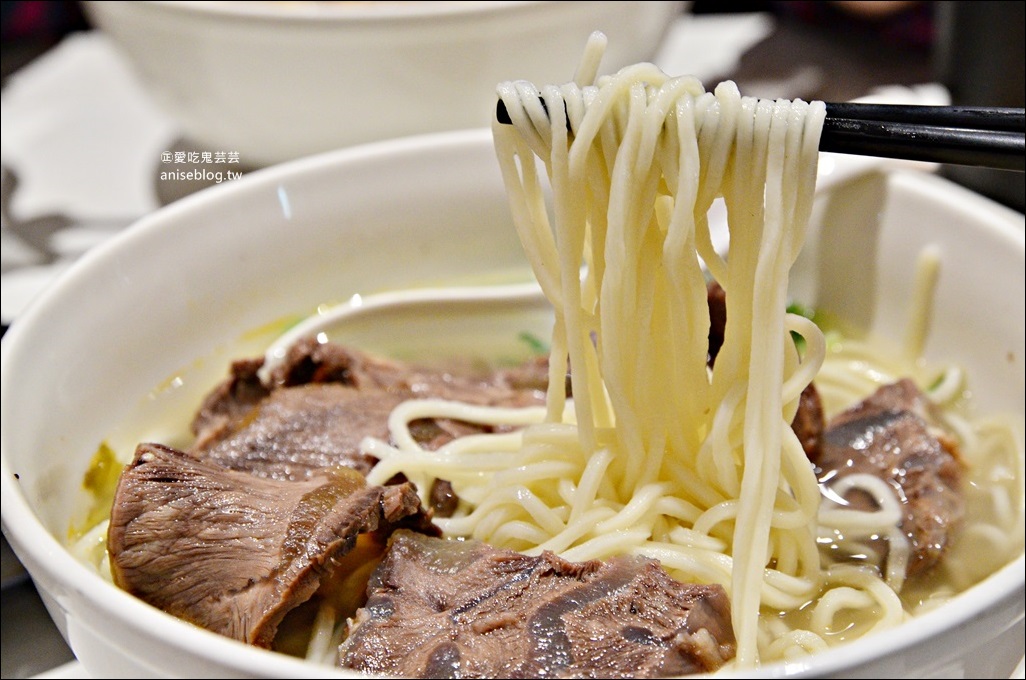 皇家傳承牛肉麵，台北國際牛肉麵節清燉冠軍，板橋美食(姊姊食記)