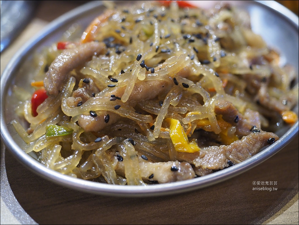 台韓民國韓式燒肉店，三訪終於喝到鳳梨燒酒😍  ( 文末菜單 )