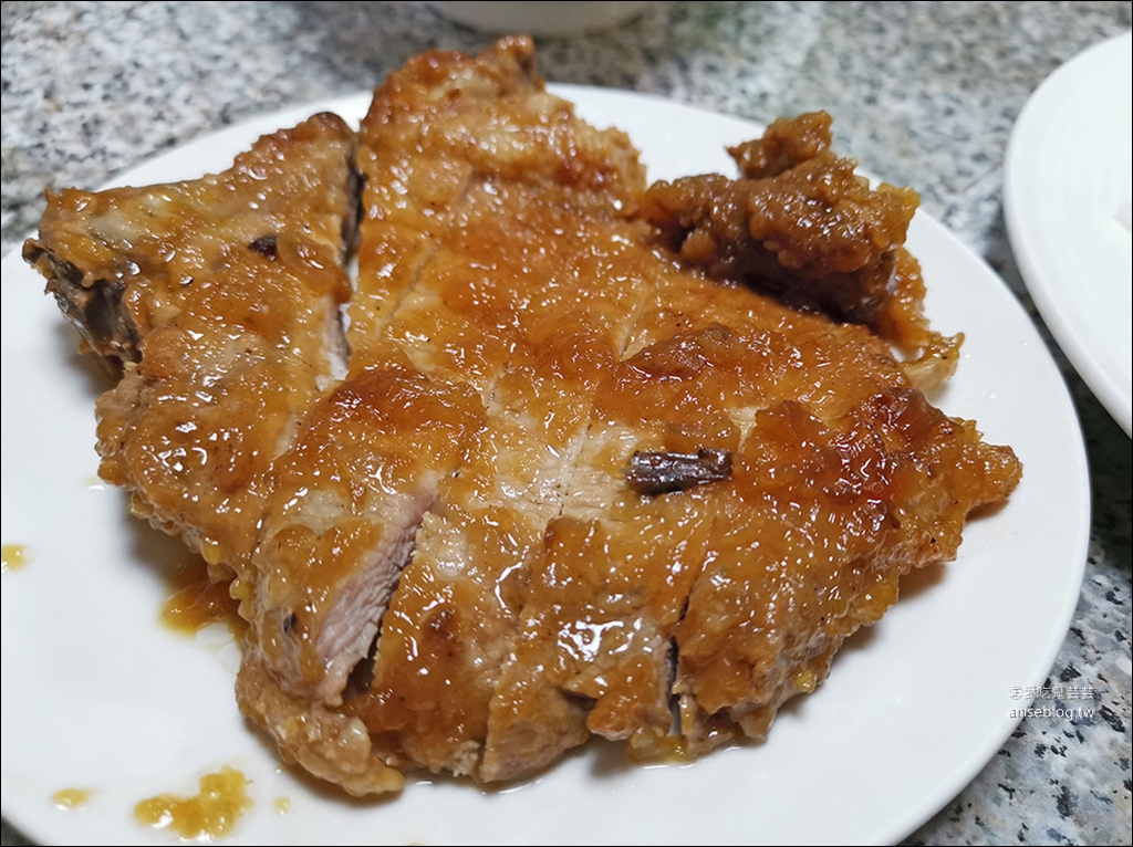 赤峰街無名排骨飯，每天只營業4.5小時超人氣排隊便當店(週日公休) @捷運中山站