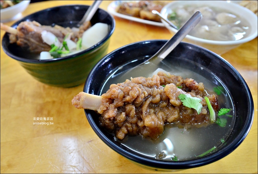 昱霖油飯、辣担麵(正宗四川辣担麵)，超美味蘿蔔排骨湯，宜蘭市美食(姊姊食記)