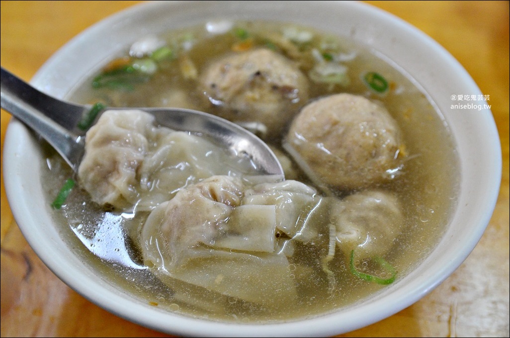 昱霖油飯、辣担麵(正宗四川辣担麵)，超美味蘿蔔排骨湯，宜蘭市美食(姊姊食記)