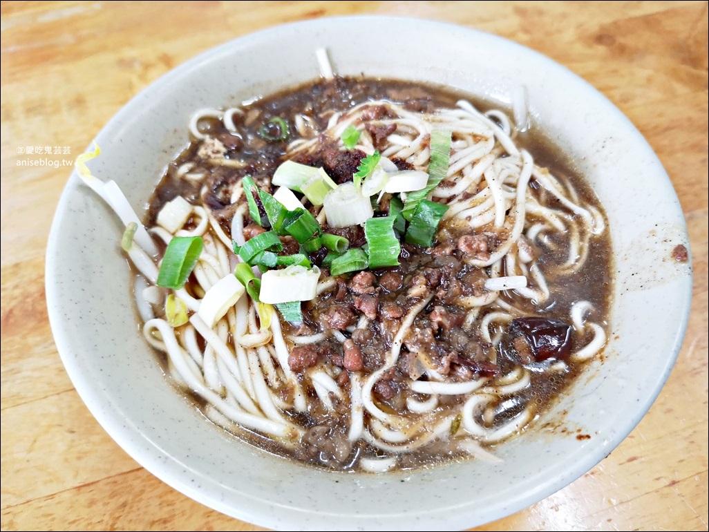 昱霖油飯、辣担麵(正宗四川辣担麵)，超美味蘿蔔排骨湯，宜蘭市美食(姊姊食記)