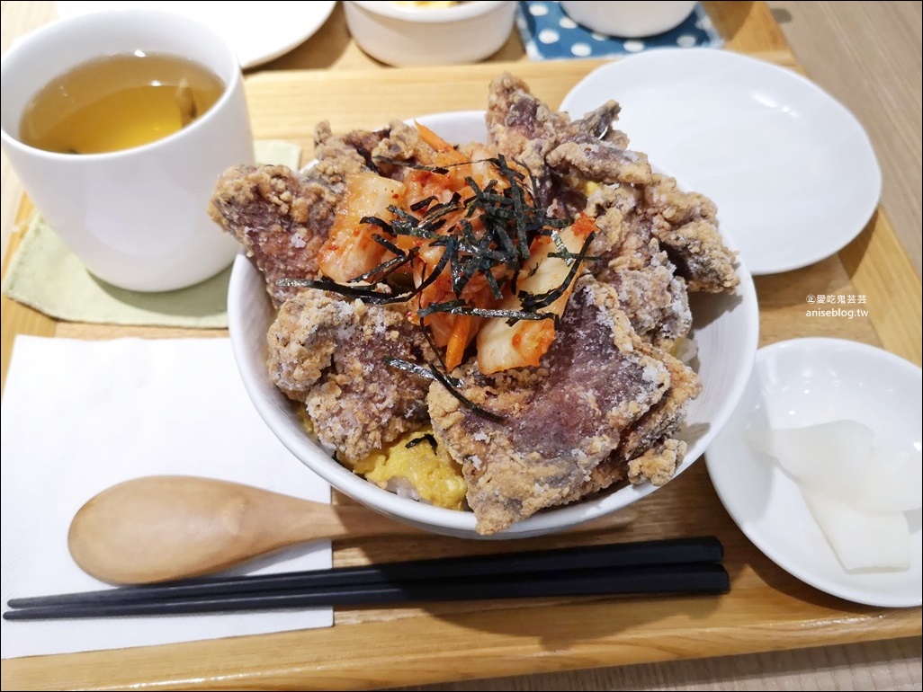 勇氣食堂，泡菜炸雞、厚實炸豬排，文青風和食料理店，板橋新埔站美食(姊姊食記)