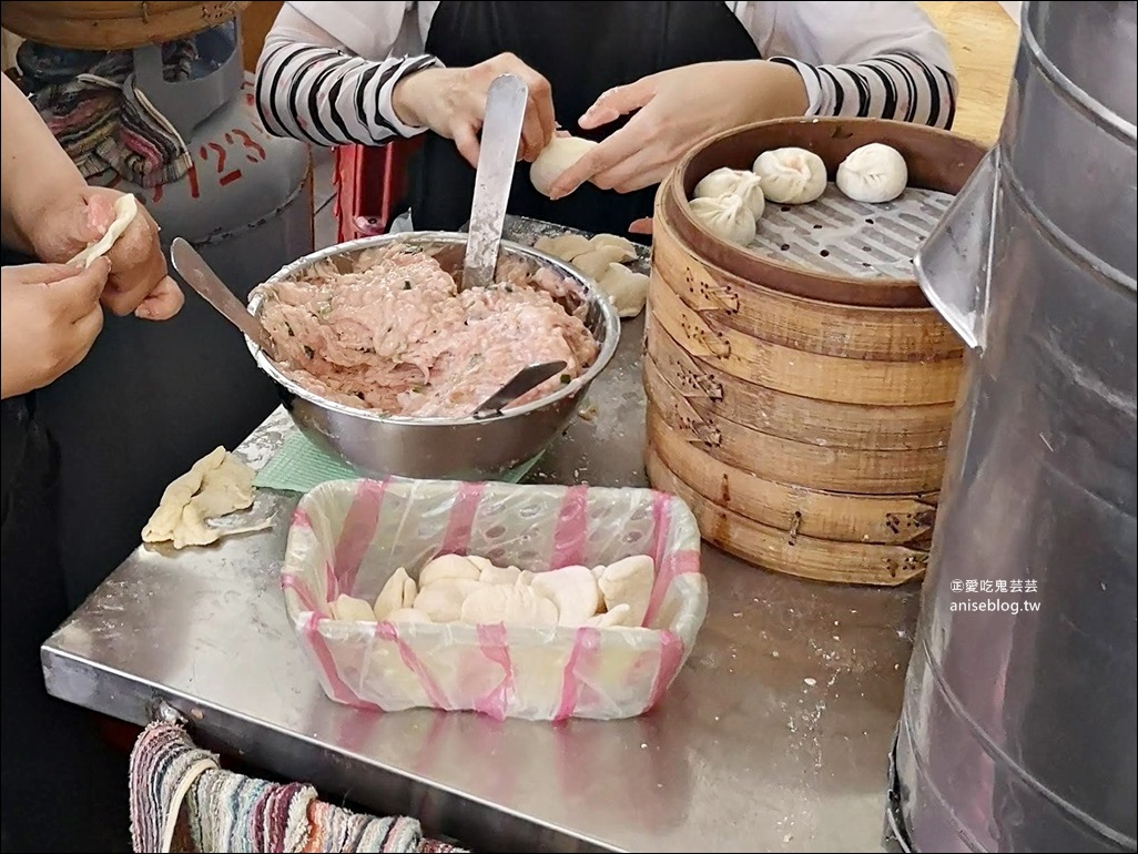 葉家蘆洲手工小籠包，在地人推薦排隊美食老店，三民高中站美食(姊姊食記)