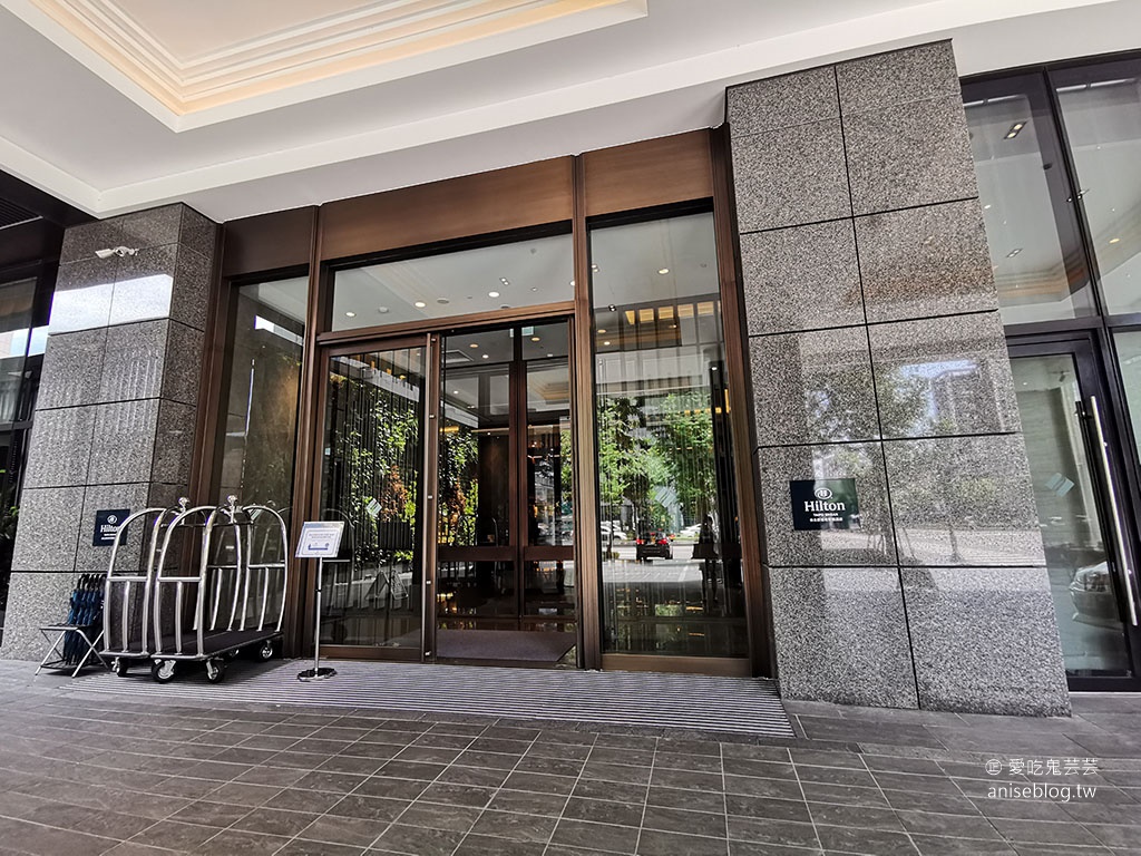 台北新板希爾頓酒店，絕美高樓層泳池俯瞰新北景觀