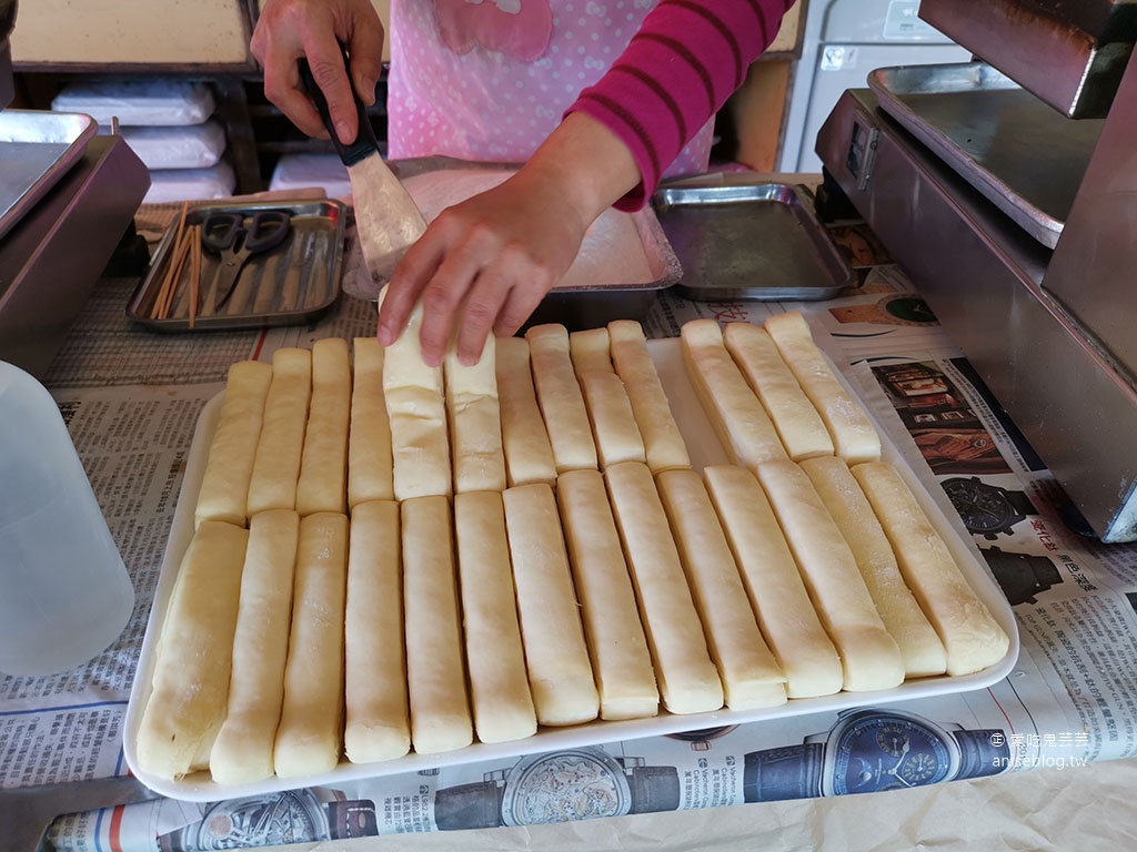 奮起湖一日遊 | 奮起湖大飯店、奮起湖便當、奮起湖老街、百年檜木甜甜圈、街仔尾草仔粿、星空童話木屋、百年老老街黑莓咖啡