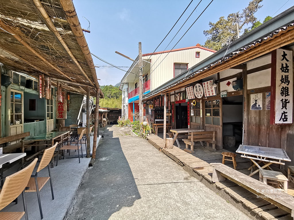 奮起湖一日遊 | 奮起湖大飯店、奮起湖便當、奮起湖老街、百年檜木甜甜圈、街仔尾草仔粿、星空童話木屋、百年老老街黑莓咖啡