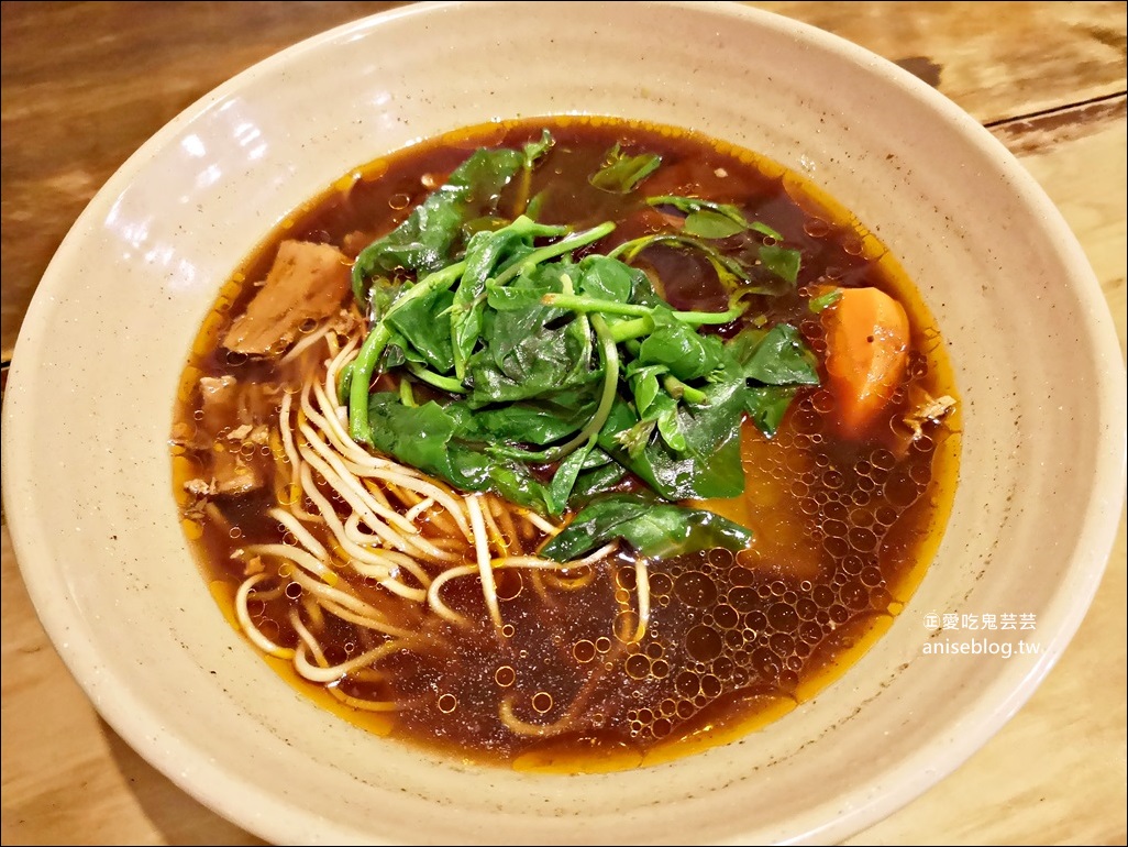 潛園五行湯麵，用餐茶水點心零食免費招待，竹東素食蔬食老店(姊姊食記)