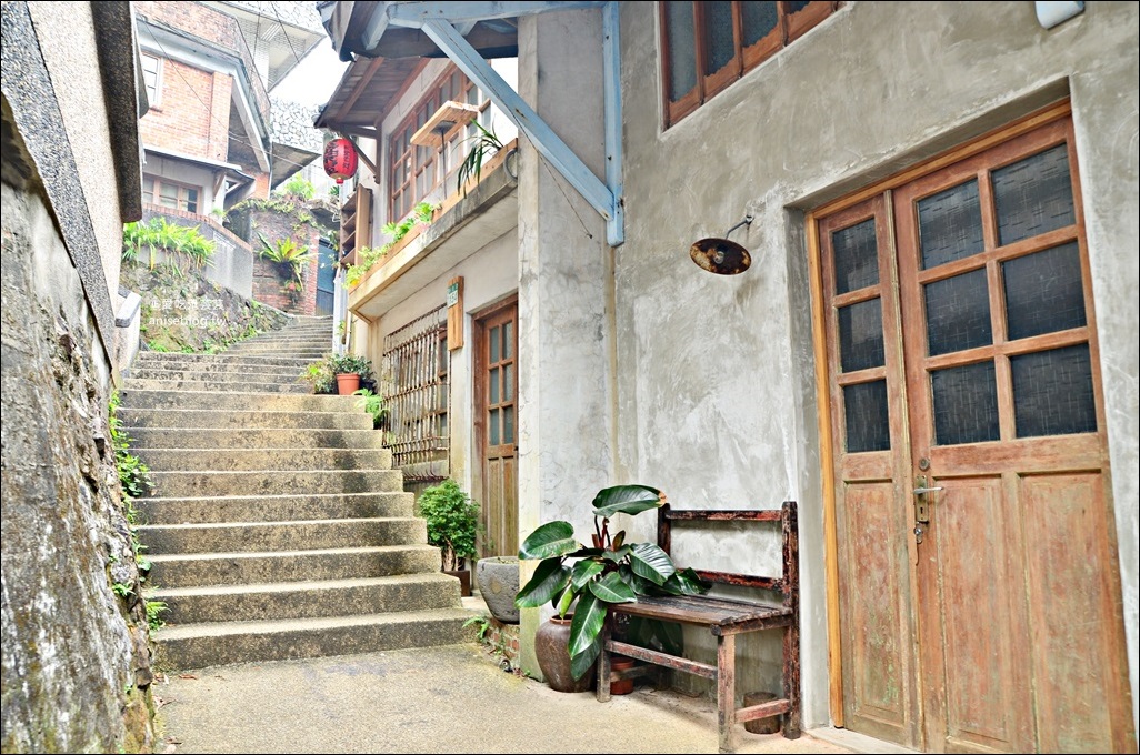 散散步咖啡，隱身山城小徑的老屋咖啡館，祈堂老街彩虹階梯，金瓜石美食(姊姊食記)