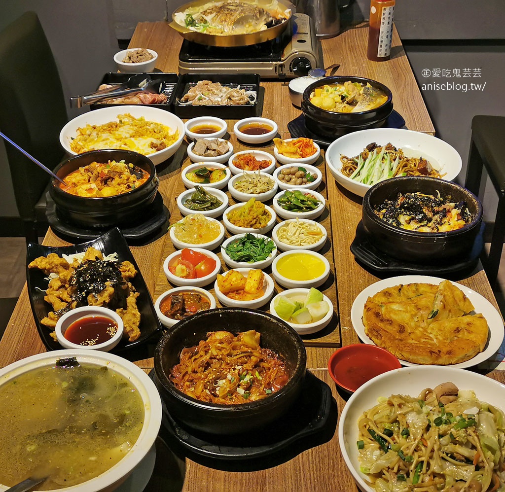 朝鮮味韓國料理，數十種小菜免費吃到飽，最愛炒泡麵、拌飯、海陸泡菜鍋！