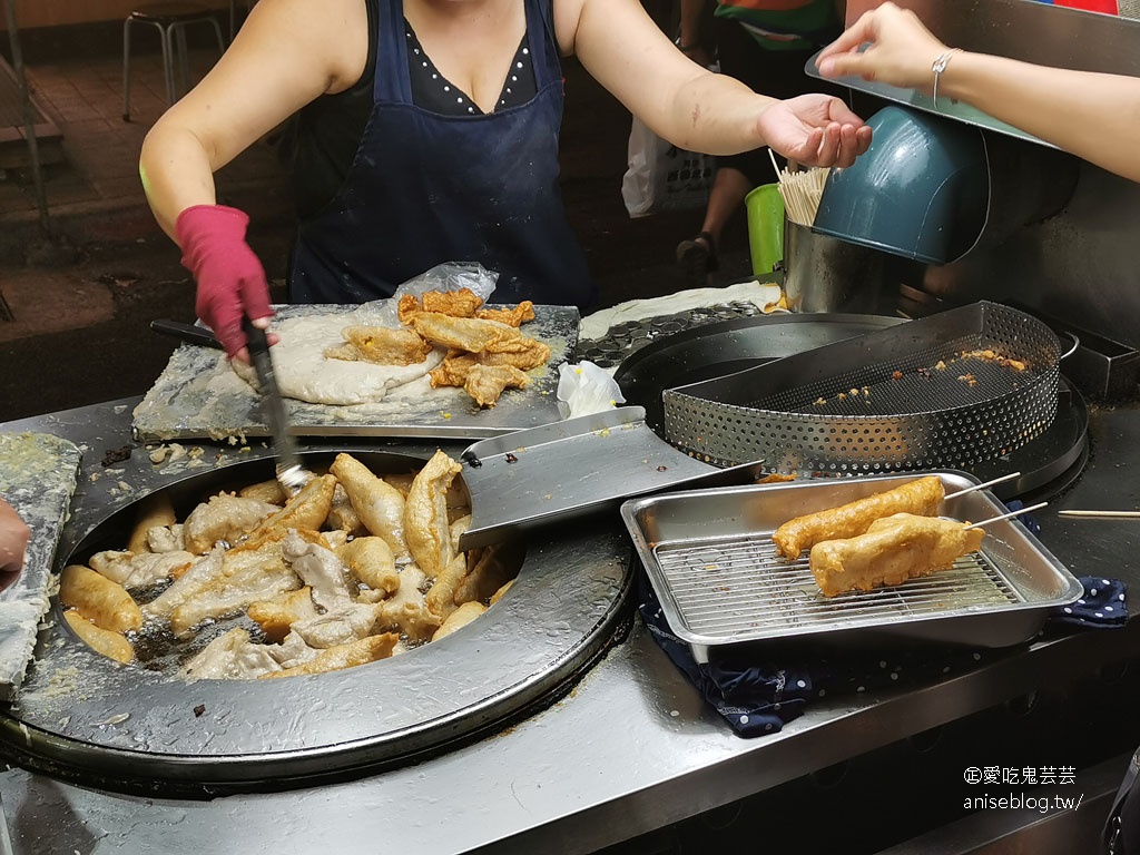 阿義魯肉飯，超浮誇蚵仔魯肉蓋飯必點！虱目魚肚也毫好吃😋