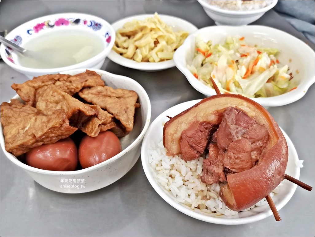 彰化魚市爌肉飯，大份量人氣在地小吃，彰化市美食(姊姊食記)