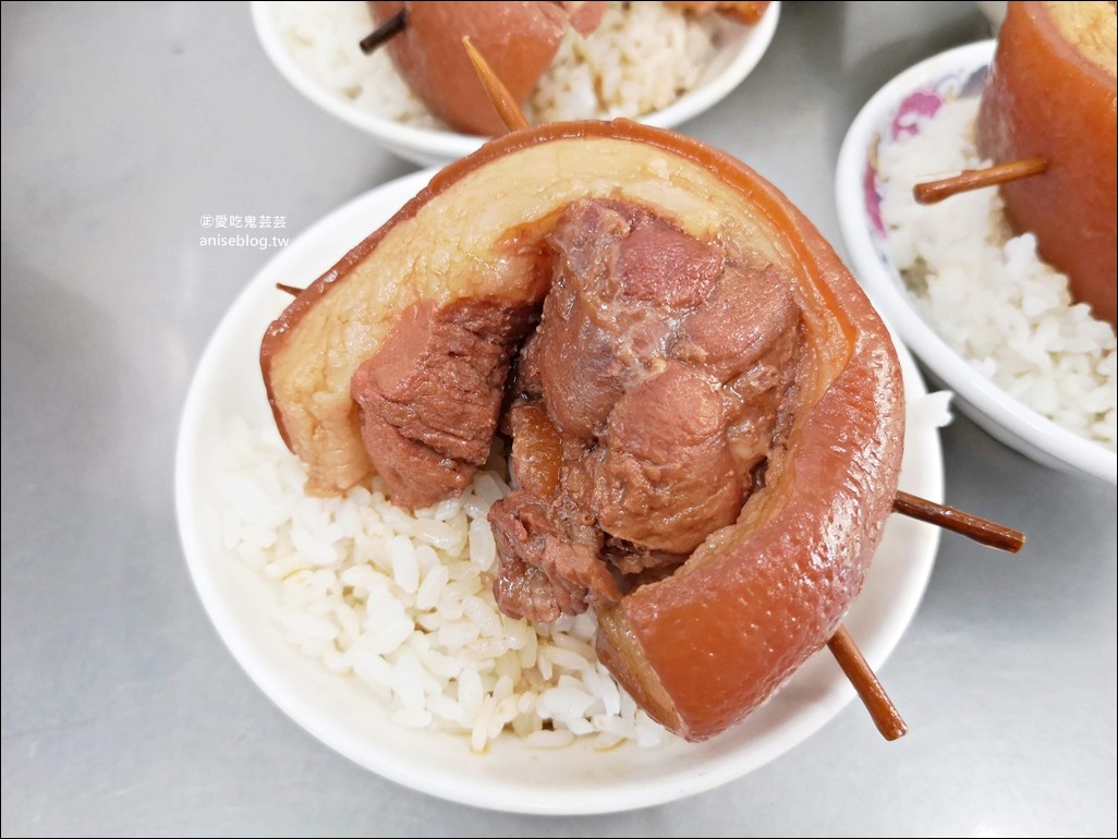 彰化魚市爌肉飯，大份量人氣在地小吃，彰化市美食(姊姊食記)