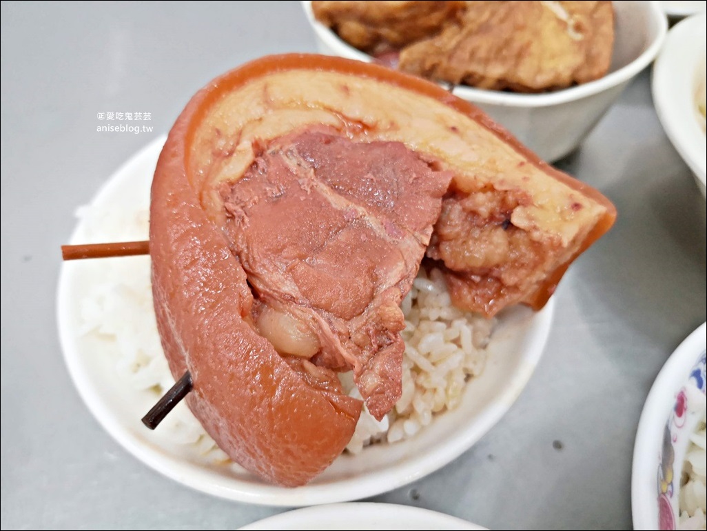 彰化魚市爌肉飯，大份量人氣在地小吃，彰化市美食(姊姊食記)