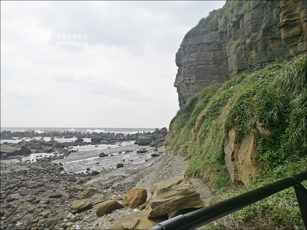 聽濤營區彩虹階梯-鼻頭角步道，東北角新秘境IG打卡景點(姊姊遊記)