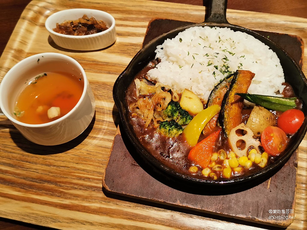 札幌女子5日小旅行 | 中島公園賞楓、札幌電視台夜景、開陽亭活毛蟹三吃、札幌啤酒博物館、北海道戀人觀光工廠、MITSUI OUTLET PARK 札幌北廣島、舊道廳、tsubaki salon吃鬆餅