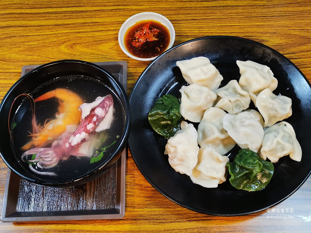 林母仔的店，用料超浮誇海鮮米粉，買水餃送小管海鮮湯 @成功國宅內