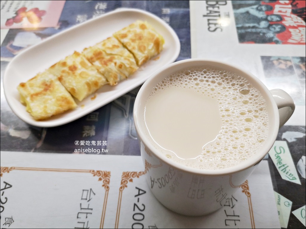 BUS蛋餅坊手工蛋餅，內湖早餐排隊美食(姊姊食記)