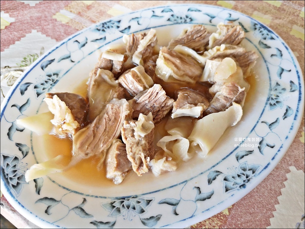 正老牌草魚粥、草魚湯(博愛路)+無名炒米粉炒麵豬血湯，嘉義後火車站宵夜美食(姊姊食記)