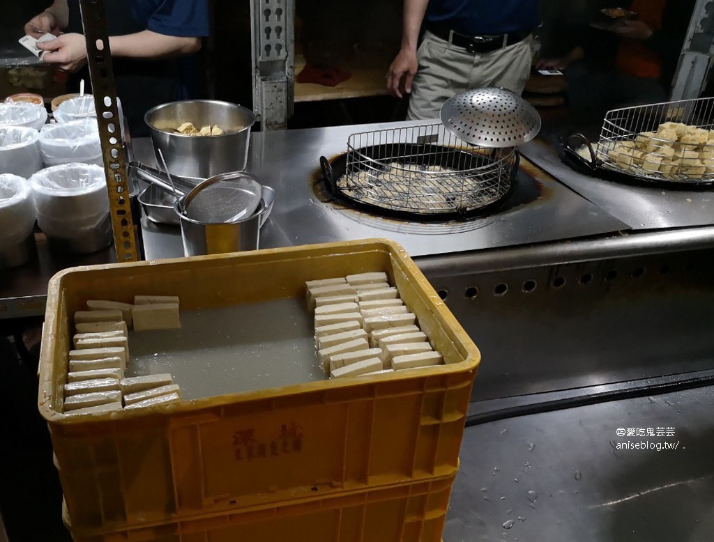 師大分部神之臭豆腐，神秘的深夜臭豆腐臭到像掉進屎缸，一週只營業兩天