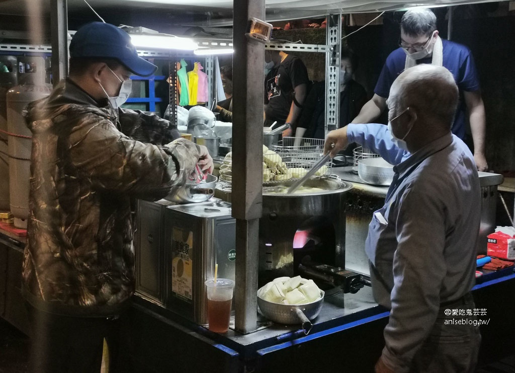 師大分部神之臭豆腐，神秘的深夜臭豆腐臭到像掉進屎缸，一週只營業兩天