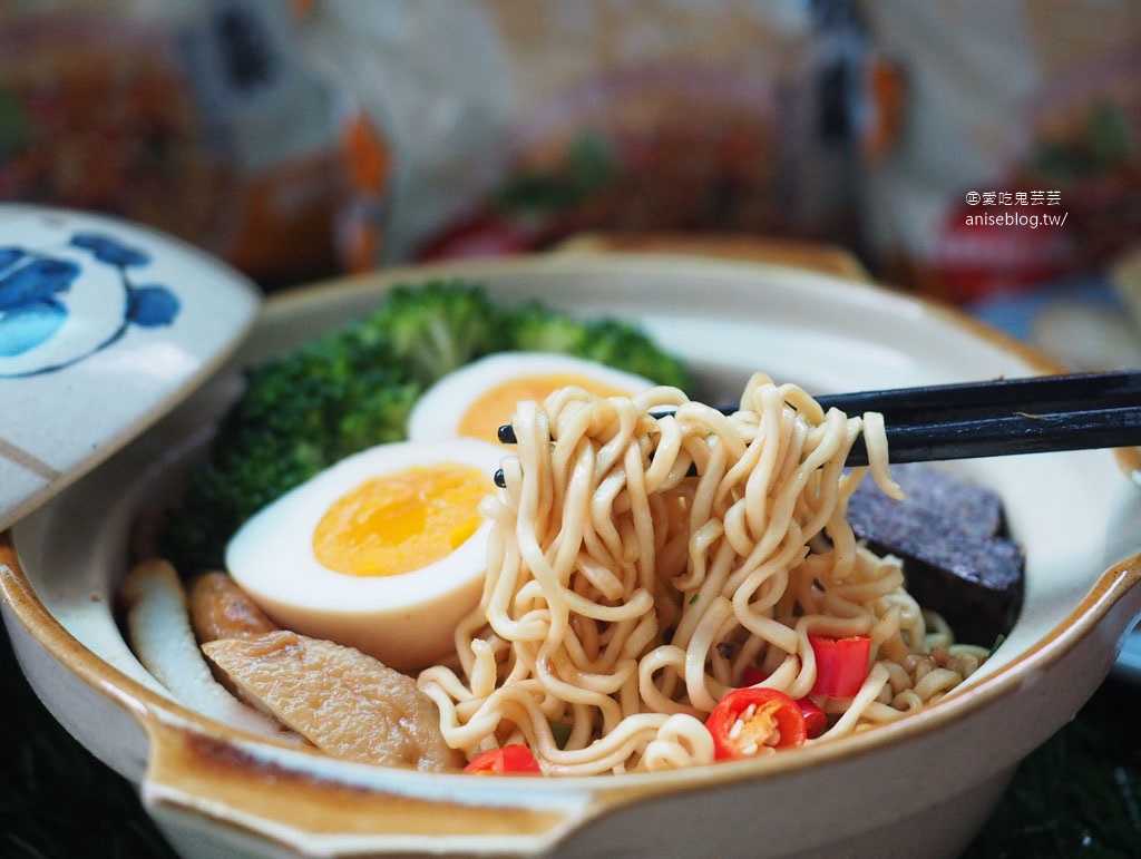 台酒麵攤三杯雞風味乾麵，宅在家也可以吃到香噴噴三杯雞乾麵！