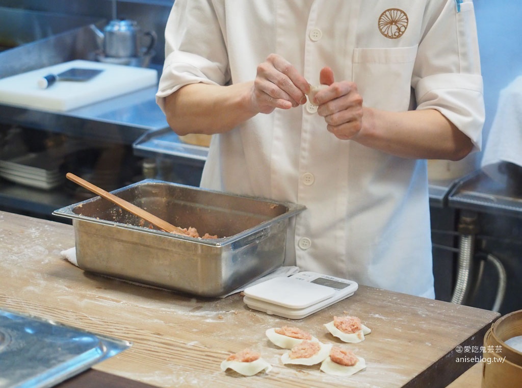 點水樓大直店，火焰鴨、黑蒜頭雞湯等大受長輩歡迎！