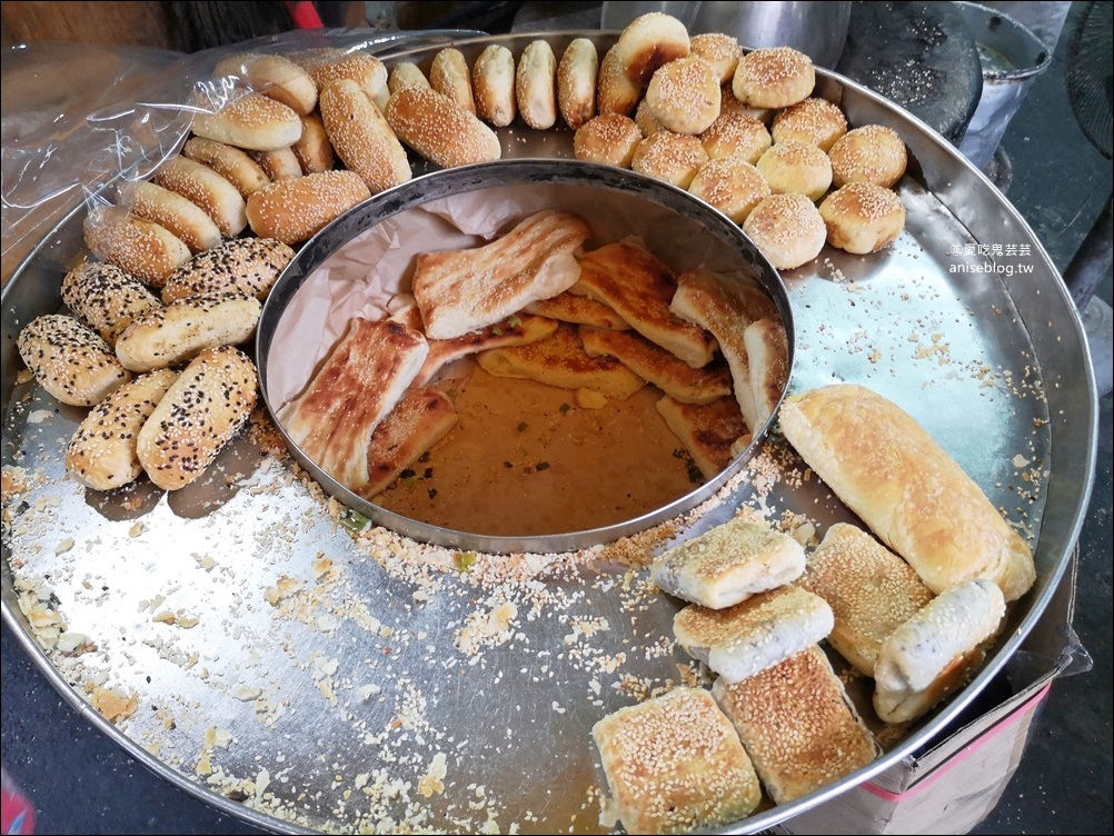 小李子燒餅舖，手工炭烤厚燒餅，巷弄隱藏萬華早餐美食(姊姊食記)