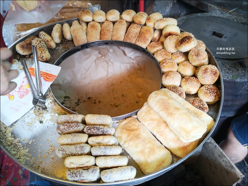 小李子燒餅舖，手工炭烤厚燒餅，巷弄隱藏萬華早餐美食(姊姊食記)