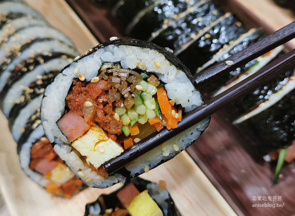 咪咪紫菜捲 KOREA GIMBAP，西門町有韓國老闆開的韓國飯捲店！ @愛吃鬼芸芸