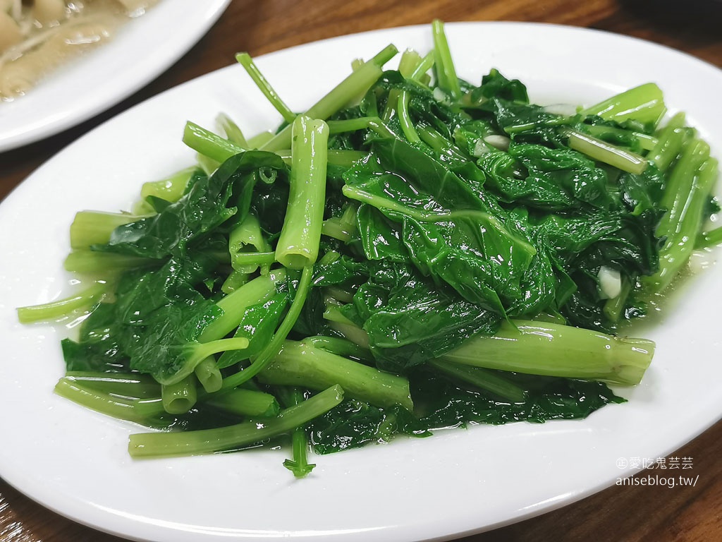 陳旺記鴨片飯和當歸羊肉是招牌，但我覺得小菜更厲害！