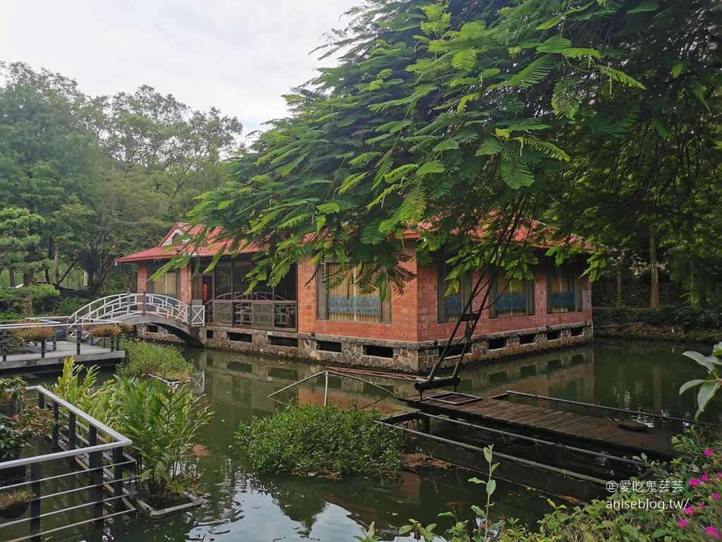 土角厝水上庭園餐廳，親家母口味的唷！@埔里美食