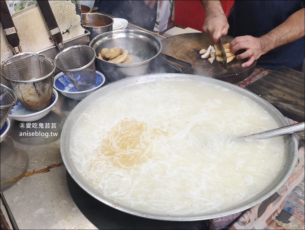 景美米粉湯炸三鮮，景美夜市美食@2020米其林餐盤推薦(姊姊食記)