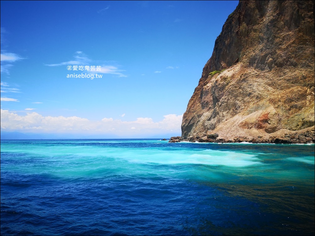 宜蘭賞鯨豚+龜山島登島+牛奶海，搭雙船底遊艇蘭鯨號(姊姊遊記)