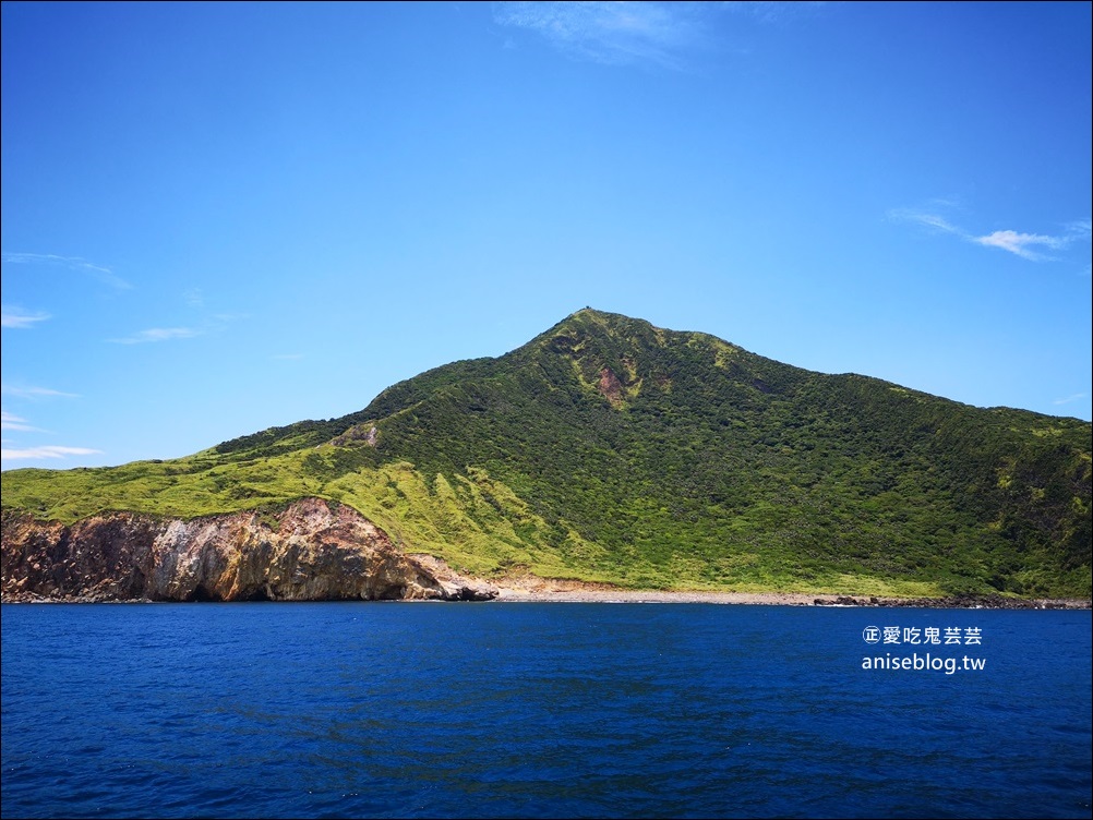 宜蘭賞鯨豚+龜山島登島+牛奶海，搭雙船底遊艇蘭鯨號(姊姊遊記)